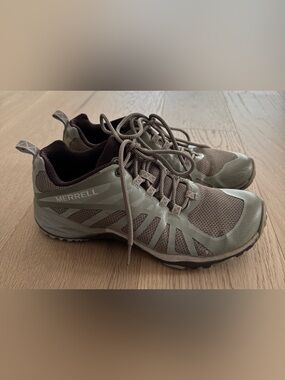 Merrell Women's Siren Edge Q2 Hiking Trail Shoe Sneaker - Size 7.5